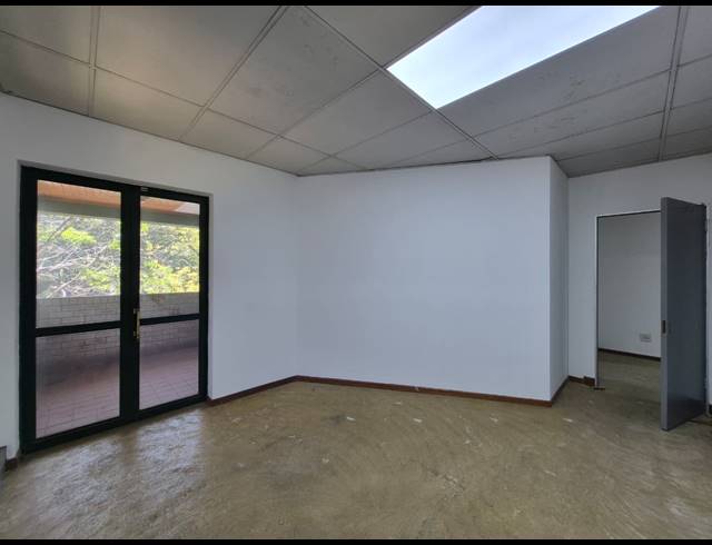549M² OFFICE TO LET IN SUNNINGHILL